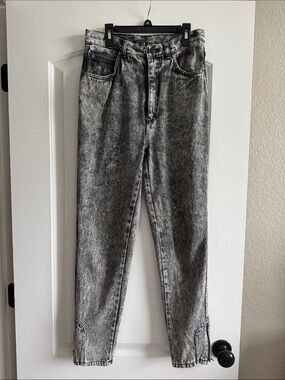 High-Rise Acid Wash Gray Jeans — Women's Slim Taper
